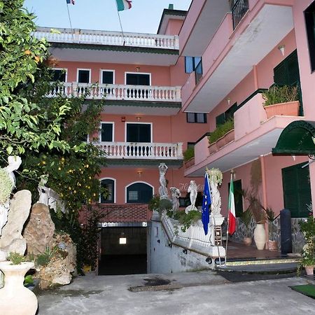 Hotel Sottovento Sant'Egidio del Monte Albino 外观 照片