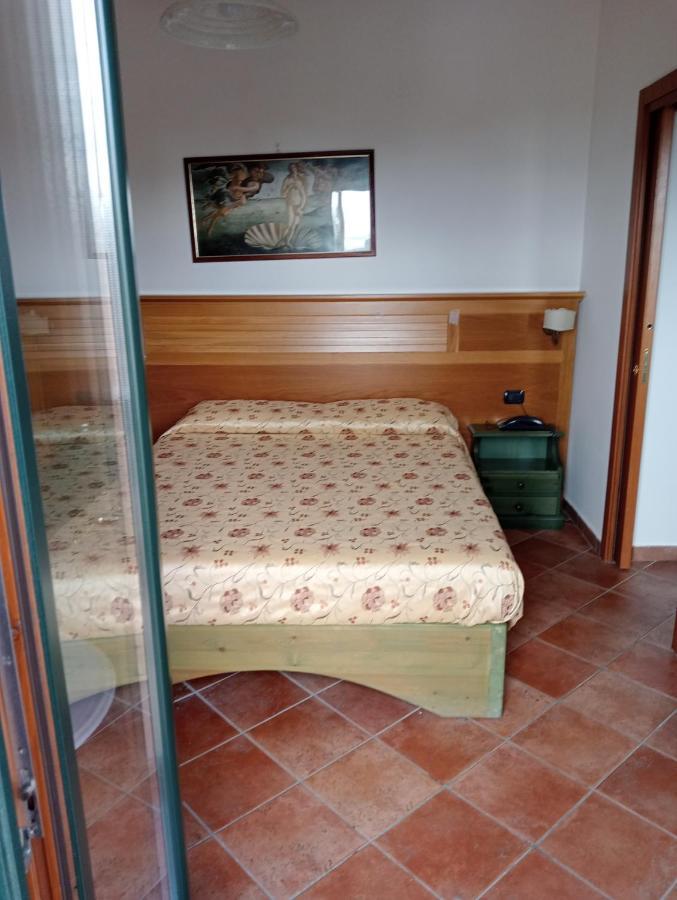Hotel Sottovento Sant'Egidio del Monte Albino 外观 照片