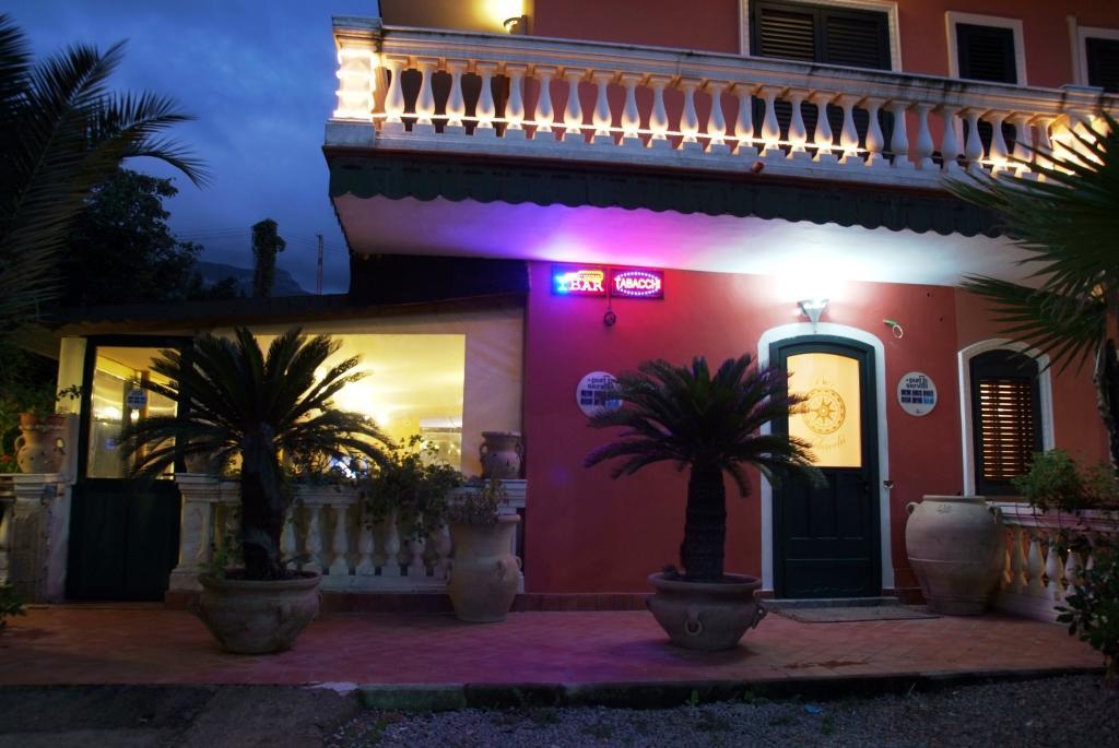 Hotel Sottovento Sant'Egidio del Monte Albino 外观 照片
