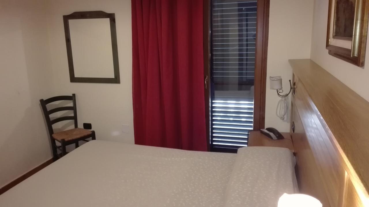 Hotel Sottovento Sant'Egidio del Monte Albino 外观 照片
