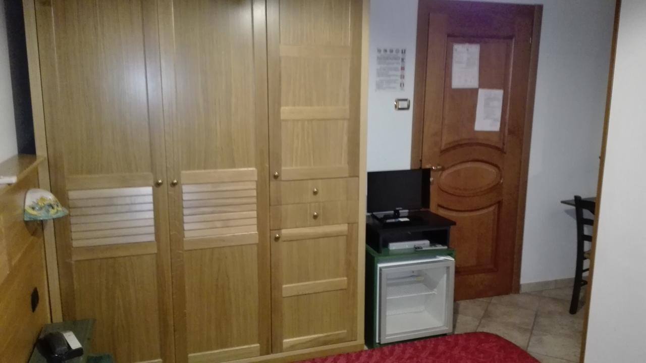 Hotel Sottovento Sant'Egidio del Monte Albino 外观 照片